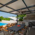 펜션 Four-bedroom In Glavina Donja Donja Glavina