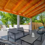 펜션 Four-bedroom In Glavina Donja Donja Glavina
