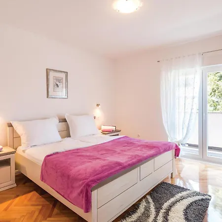 Holiday home 4 Bedroom Amazing In Glavina Donja