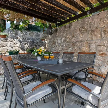 4 Bedroom Amazing In Glavina Donja Holiday home