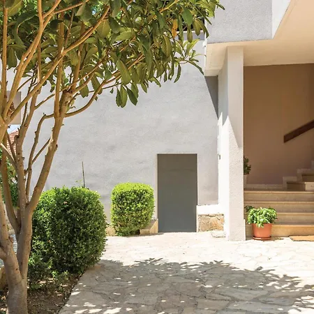 4 Bedroom Amazing In Glavina Donja Donja Glavina