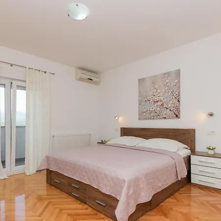 펜션 Four-bedroom In Glavina Donja *