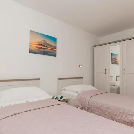 Four-bedroom In Glavina Donja