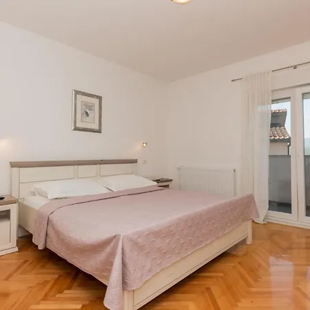 펜션 Four-bedroom In Glavina Donja *