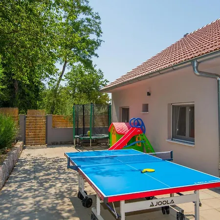 Four-bedroom In Glavina Donja