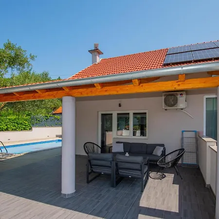 펜션 Four-bedroom In Glavina Donja Donja Glavina