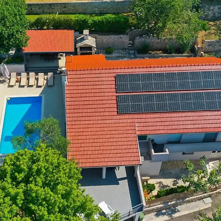 Four-bedroom In Glavina Donja *