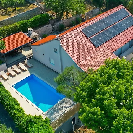Four-bedroom In Glavina Donja 펜션