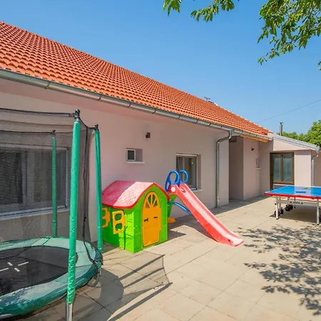 Four-bedroom In Glavina Donja 펜션 *